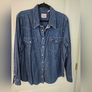 Women's Levi's Blue Denim Snap-Up Shirt In Size XXL.